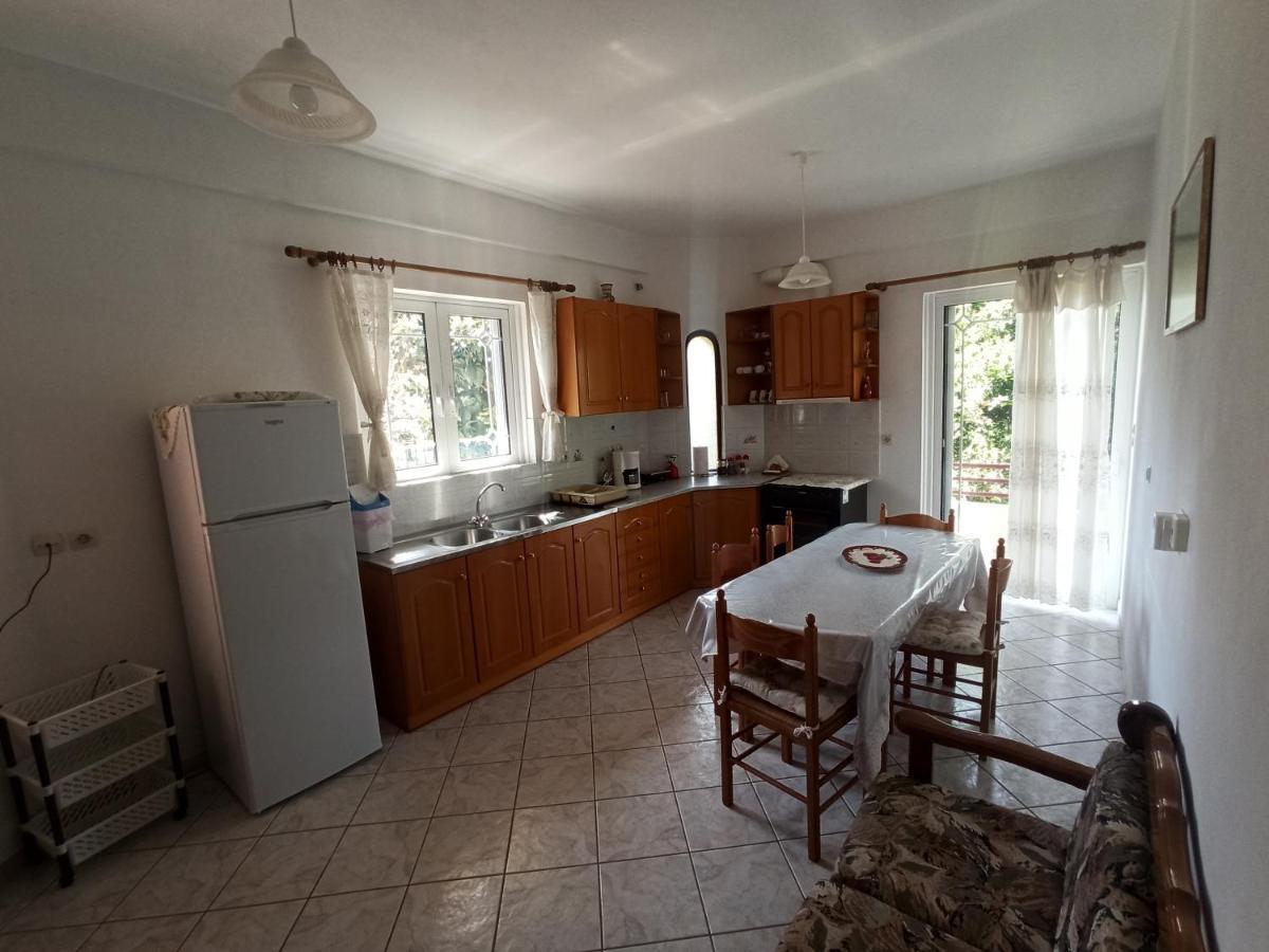Happy Days Apartment ติรอส ภายนอก รูปภาพ
