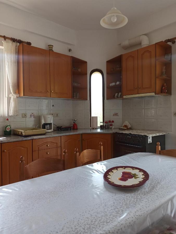 Happy Days Apartment ติรอส ภายนอก รูปภาพ
